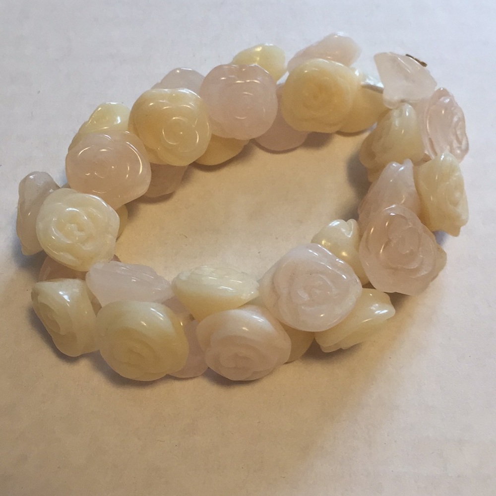 Chanel Stretch Bracelet Pink and White - Picture 2 of 13